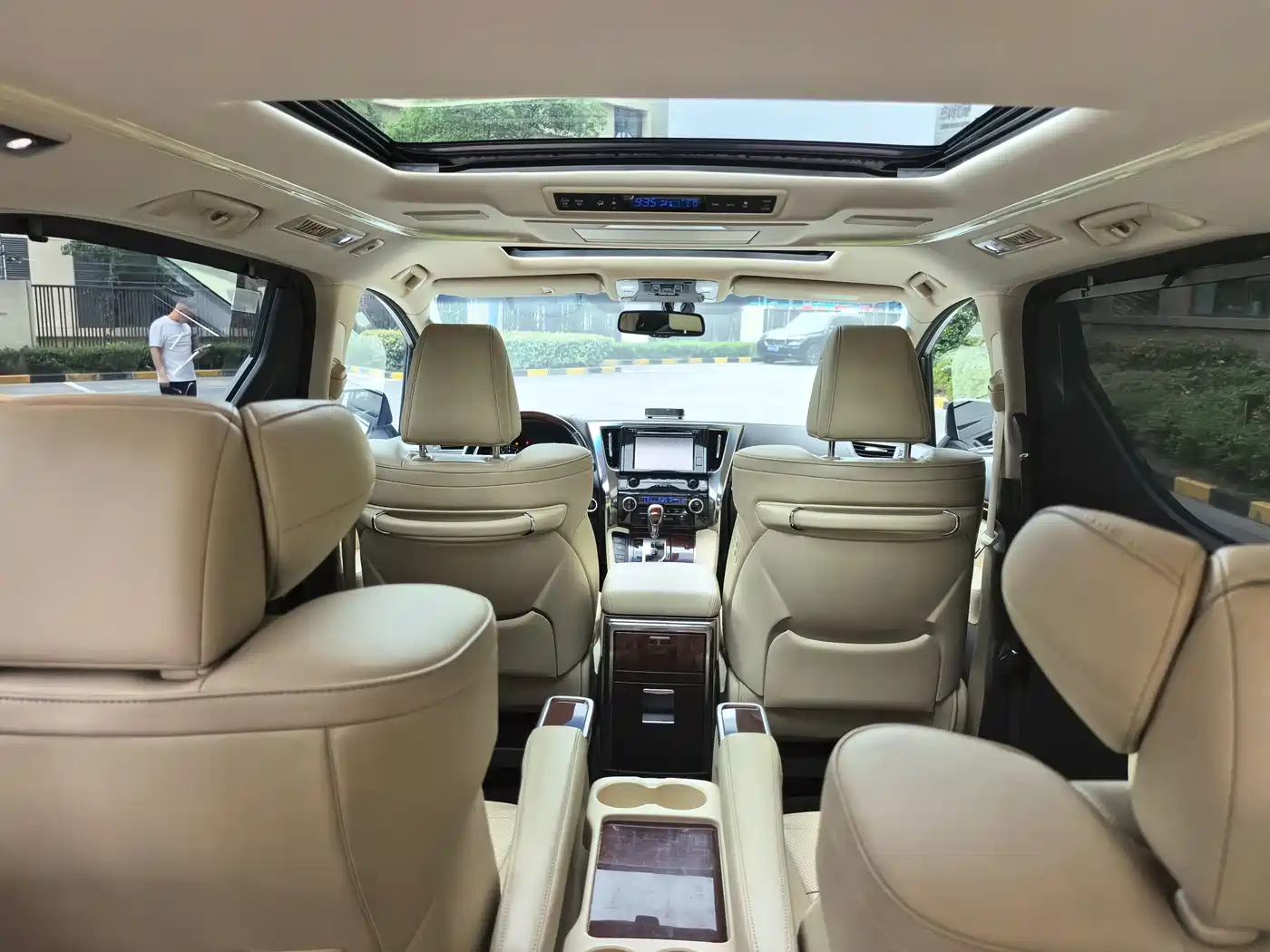Toyota Alphard 2015 3.5L Luxury Edition фото 17