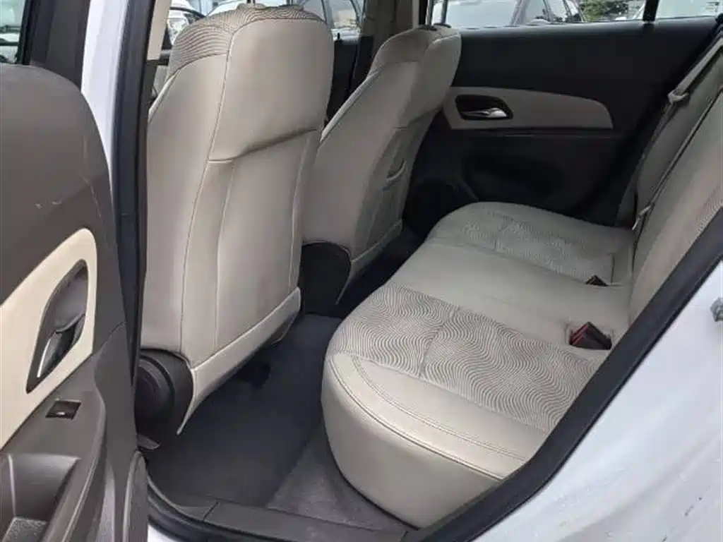 Chevrolet Cruze 2015 1.5L Classic SE AT фото 6