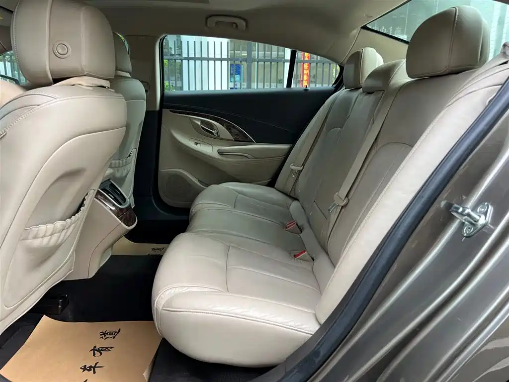 Фото 4 - Buick LaCrosse