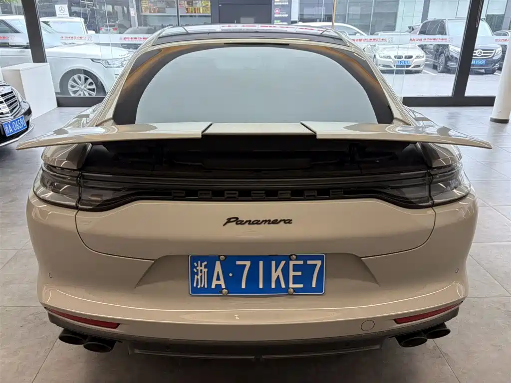 PORSCHE PANAMERA