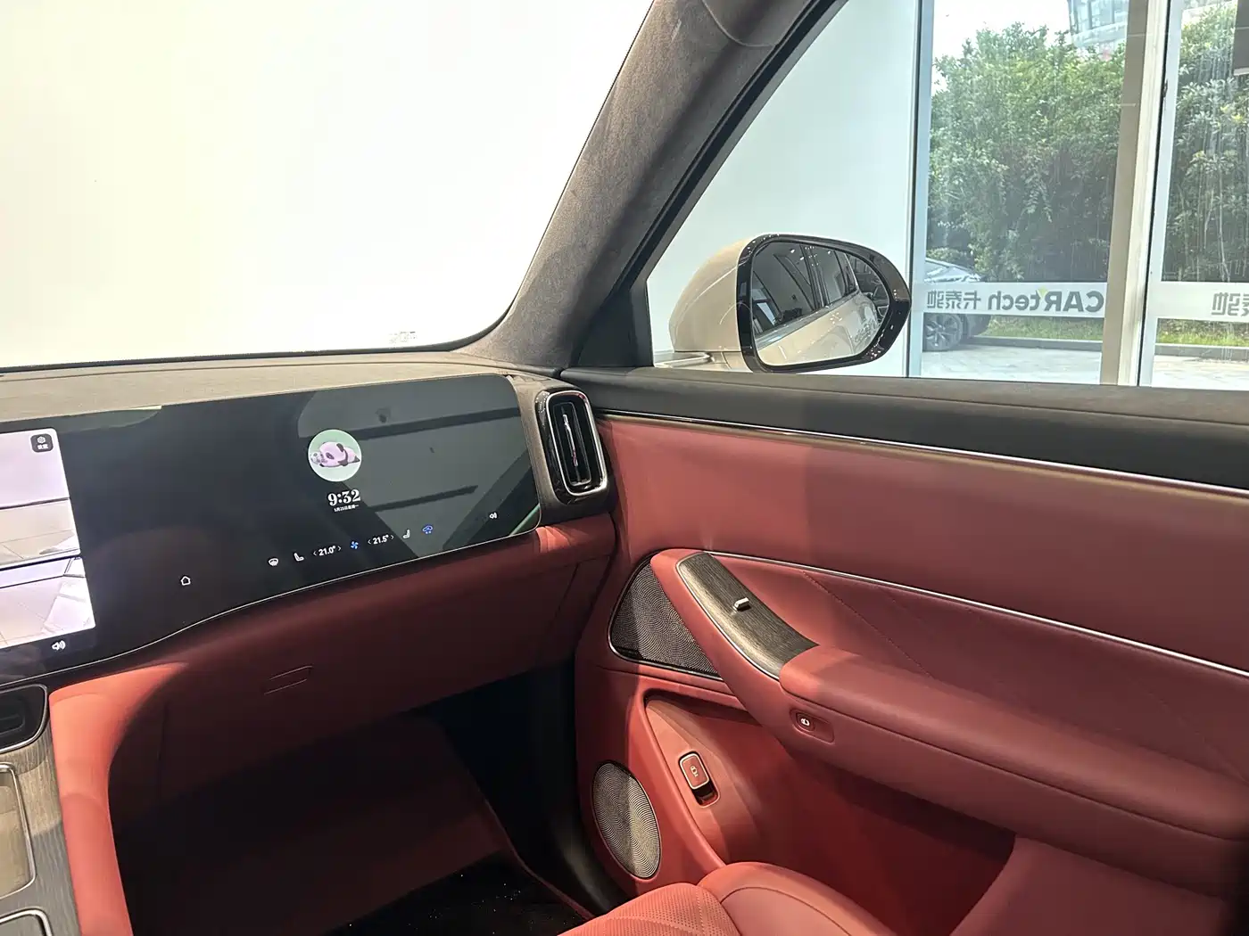 AITO Wenjie AITO M8 2025 Range Extender Max+ Edition 53.4kWh 5-seater фото 15