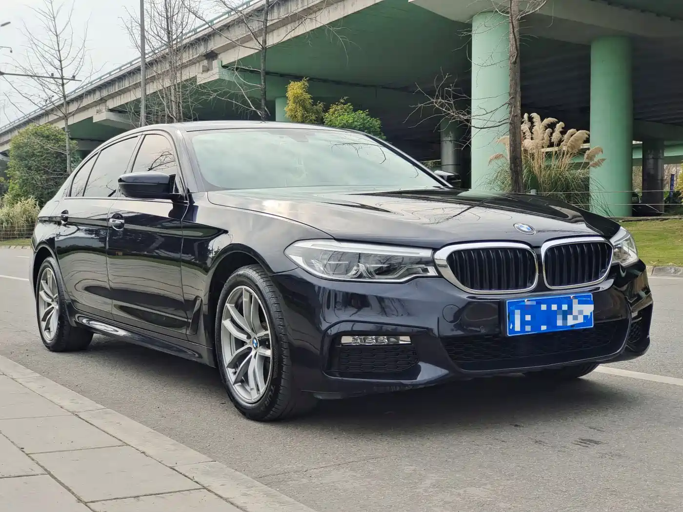 BMW 5 Series 2018 525Li M Sport Package фото 2