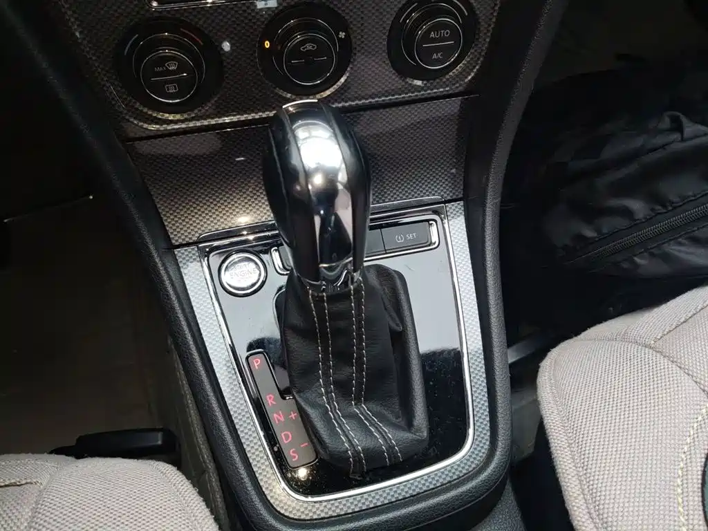 Volkswagen Gran Lavida 2014 1.6L Auto фото 7