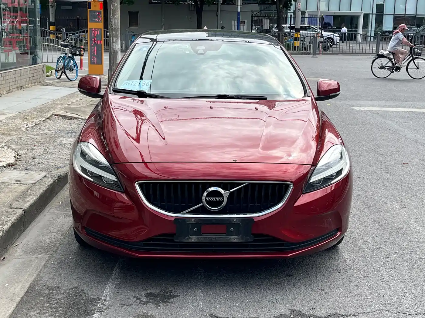 Volvo V40 2017 2017 T3 R-Design