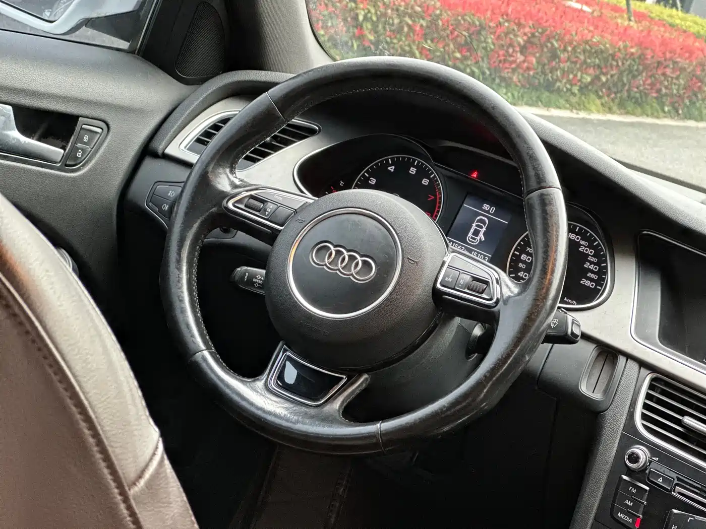 Audi A4L 2016 35 TFSI Collector's Edition S line Comfort фото 14