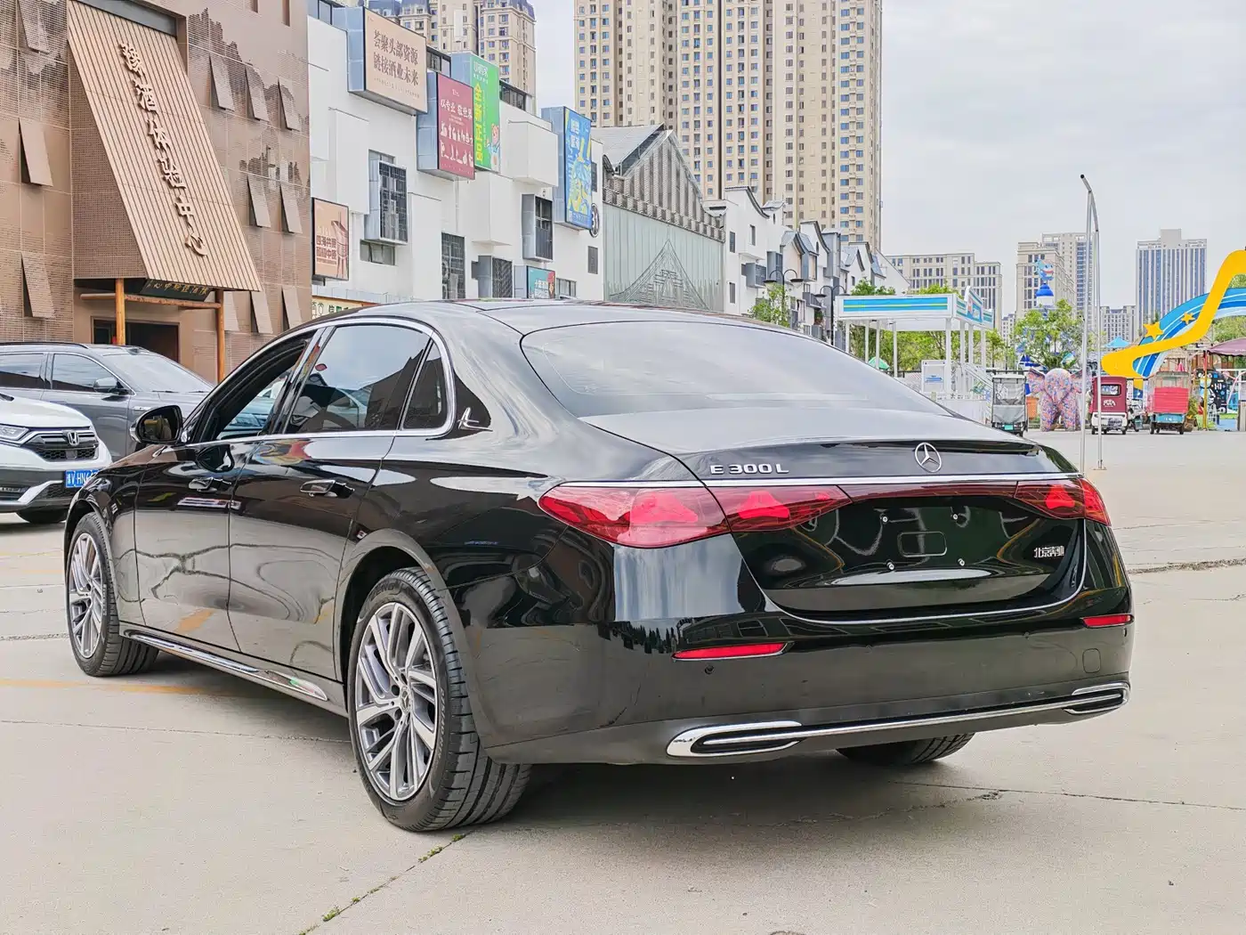 Mercedes-Benz E-Class 2024 E 300 L Fashion фото 6