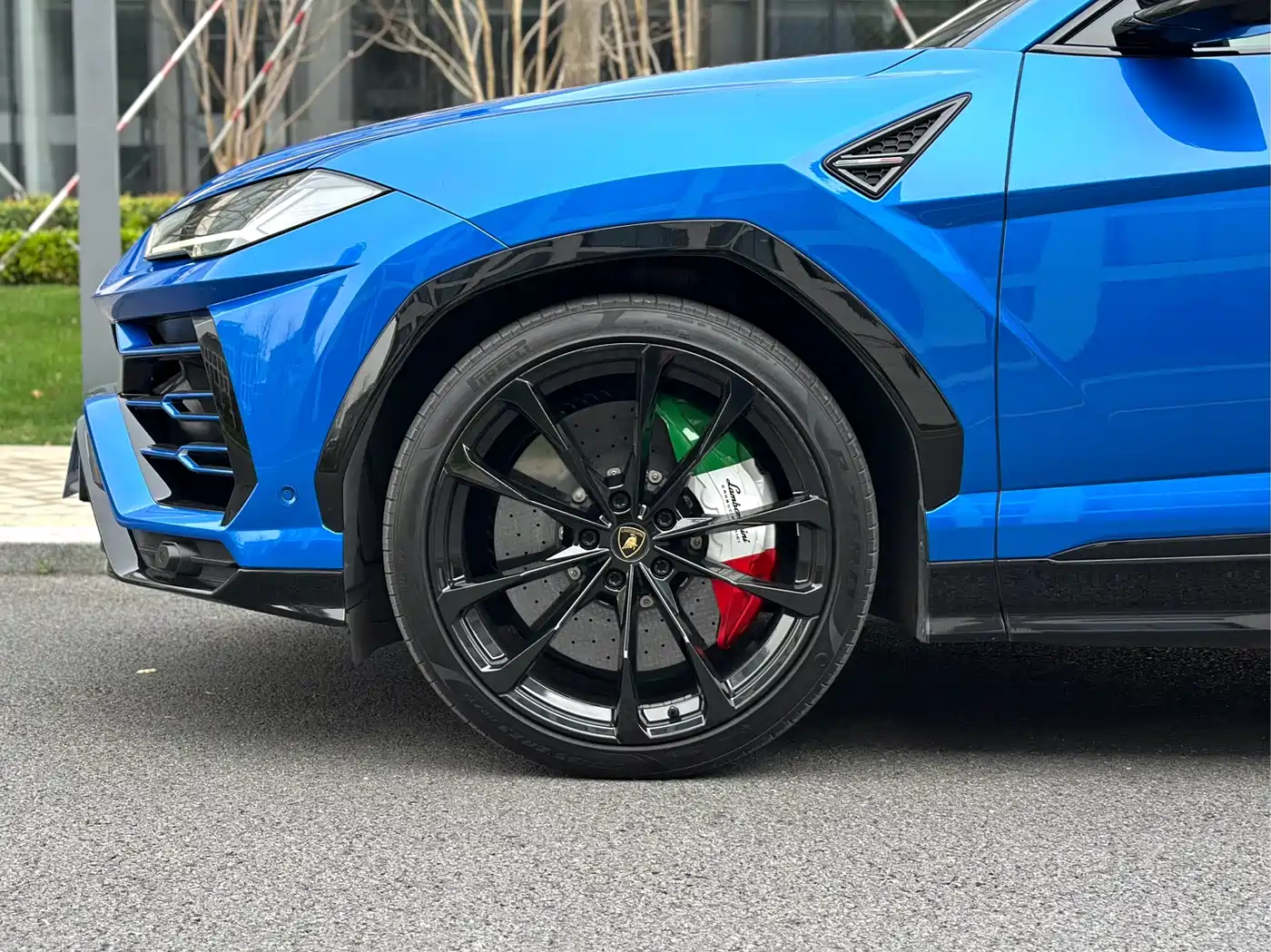 LAMBORGHINI URUS