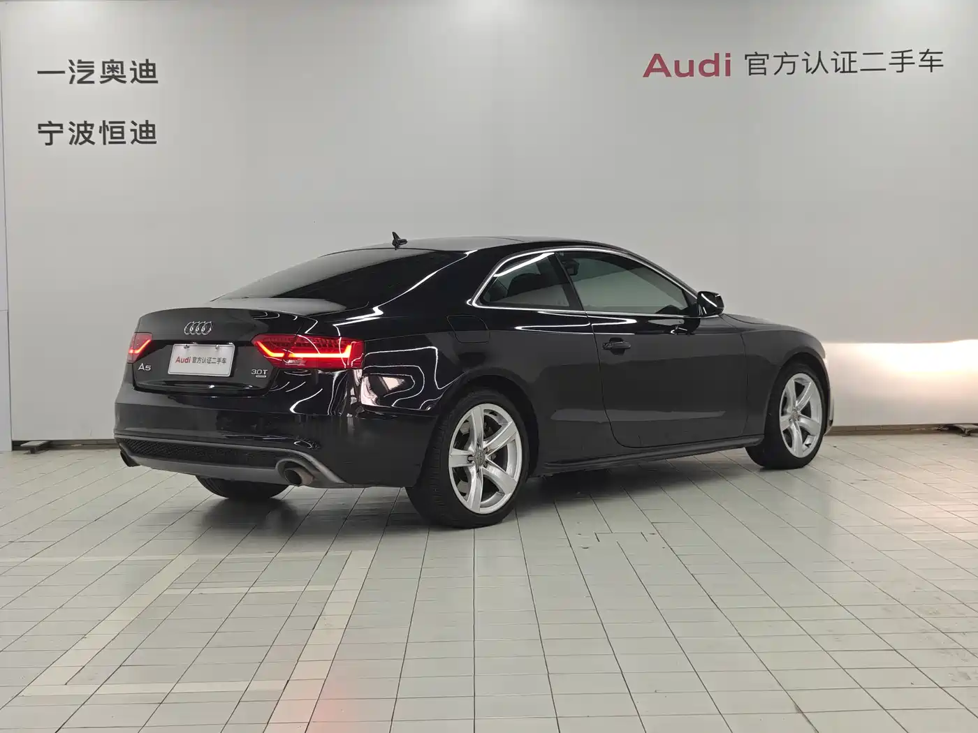 Audi A5 (Import) 2012 3.0TFSI Coupe quattro фото 4