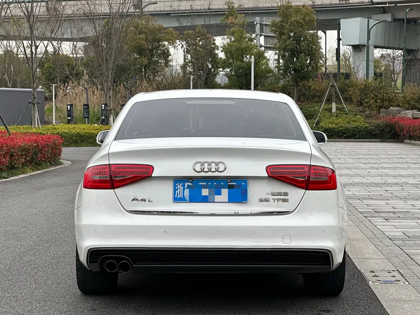 Audi A4L 2016 35 TFSI Collector's Edition S line Comfort фото 5