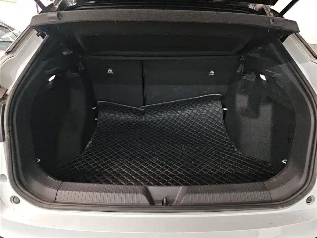 Volkswagen ID.4 X 2021 Pure+ Long Range Edition фото 19