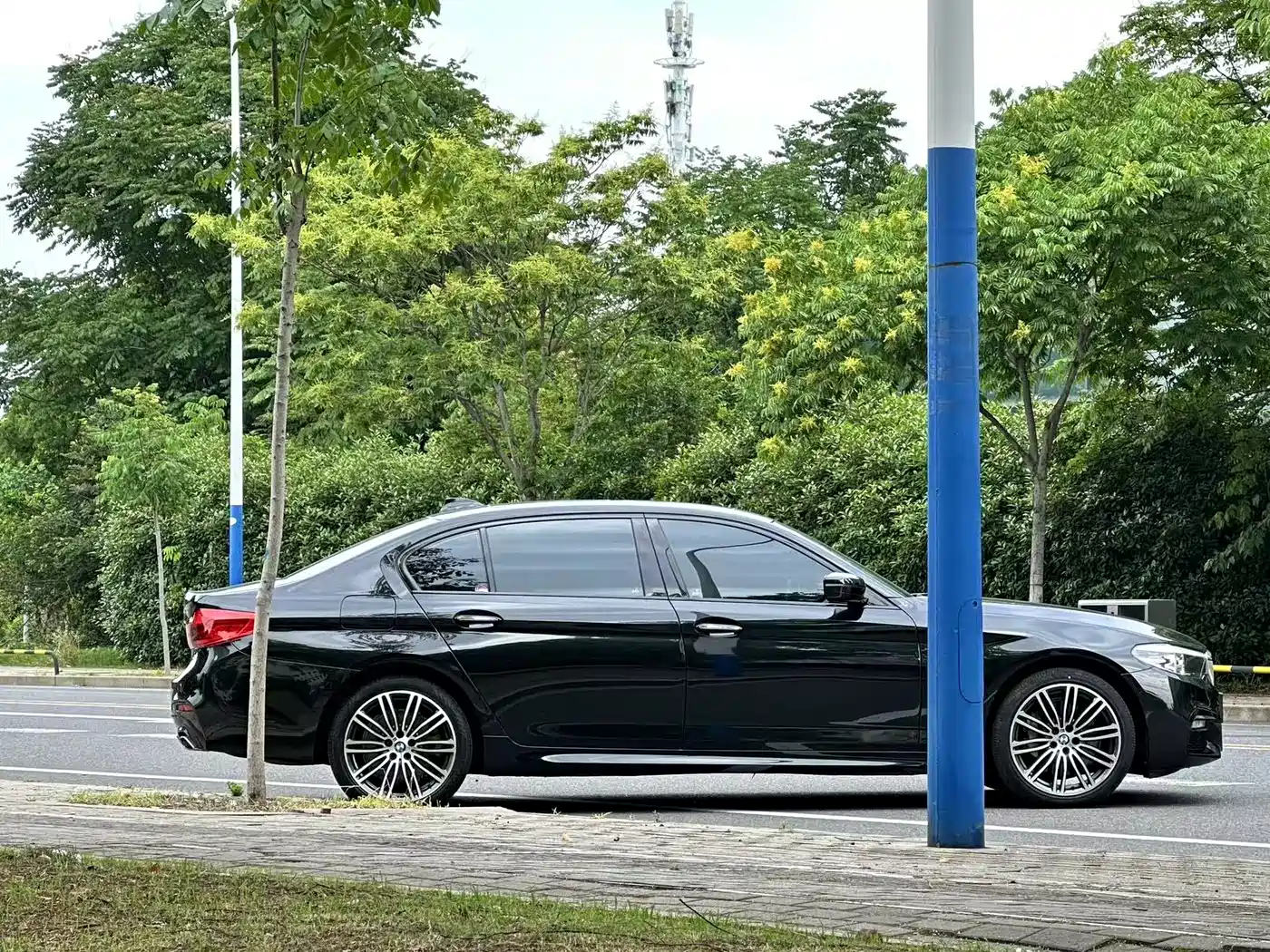 BMW 5 Series 2018 530Li Leading M Sport Package фото 2