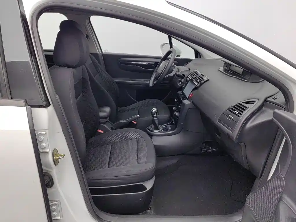 Citroën C-Quatre 2014 2013 Model Sedan 2.0L Manual Comfort Style