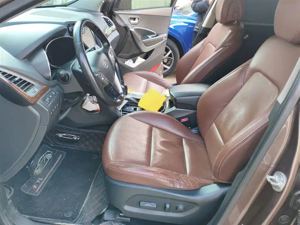 Hyundai Grand Santa Fe 2013 3.0L 7-Seat AWD Brown Interior Flagship фото 8