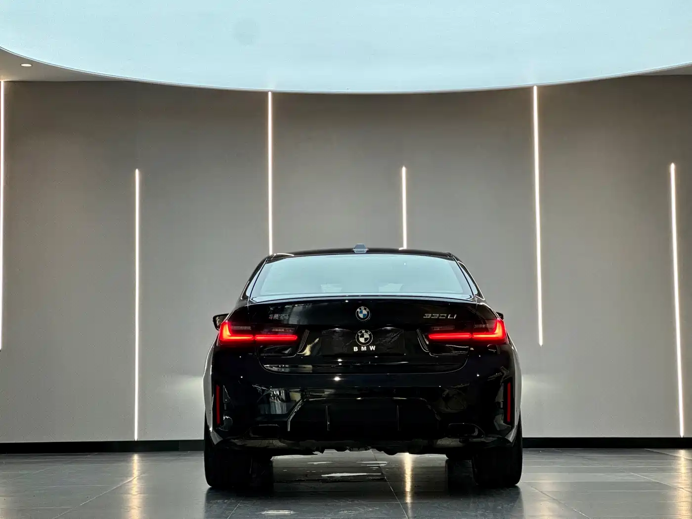 BMW 3 Series 2025 330Li Premium M Sport Night Edition фото 11