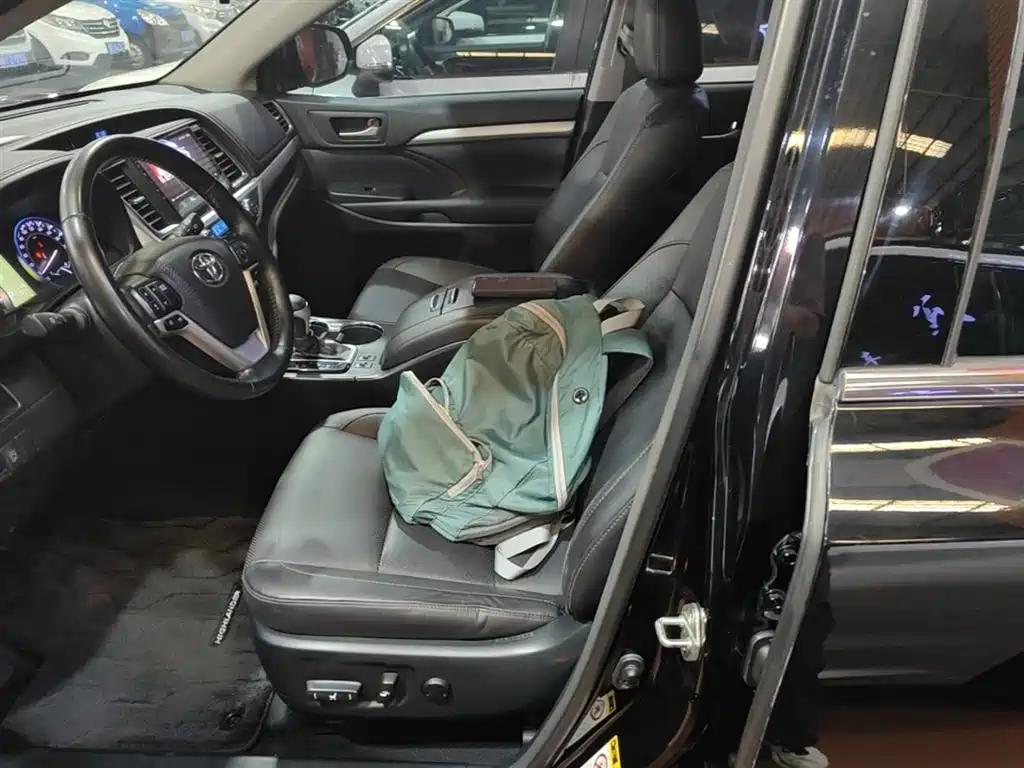 Toyota Highlander 2015 2.0T AWD Luxury Edition 7-seater фото 15