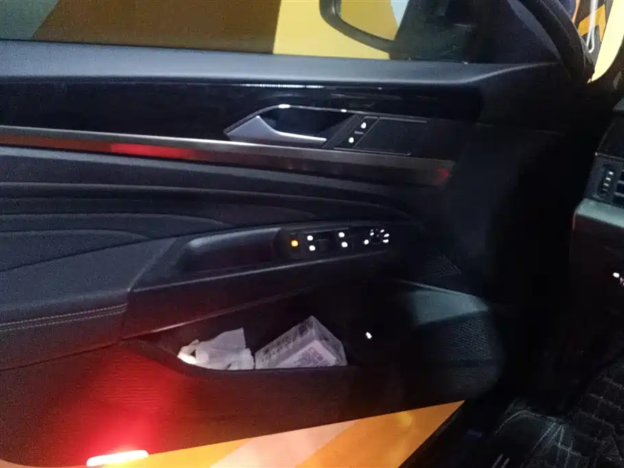 Volkswagen Passat 2021 Model 330TSI Elite Edition фото 7