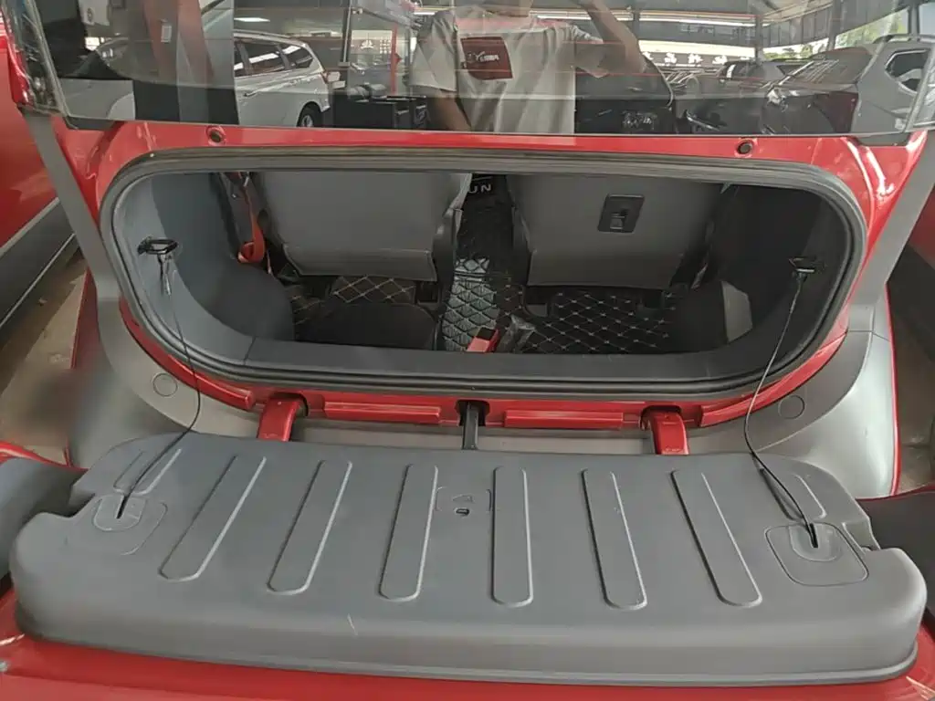 BAOJUN E200