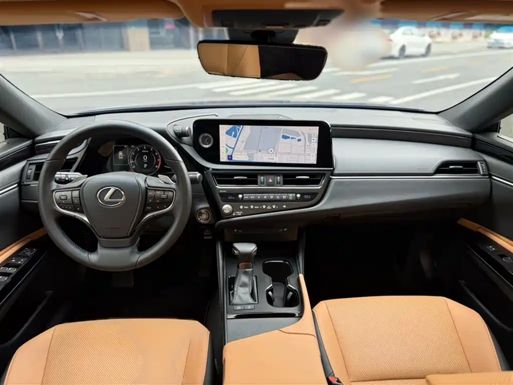 Lexus ES 2023 200 Excellence Edition фото 17
