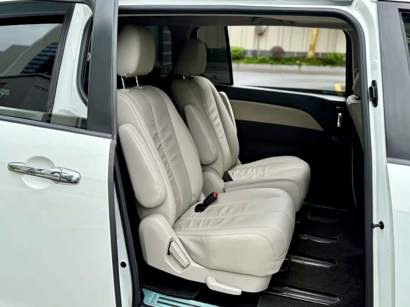 Mazda 8 2016 2015 2.5L Navigator Edition