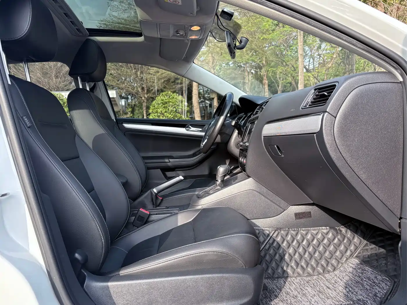 Volkswagen Sagitar 2018 280TSI DSG Spark Edition фото 15