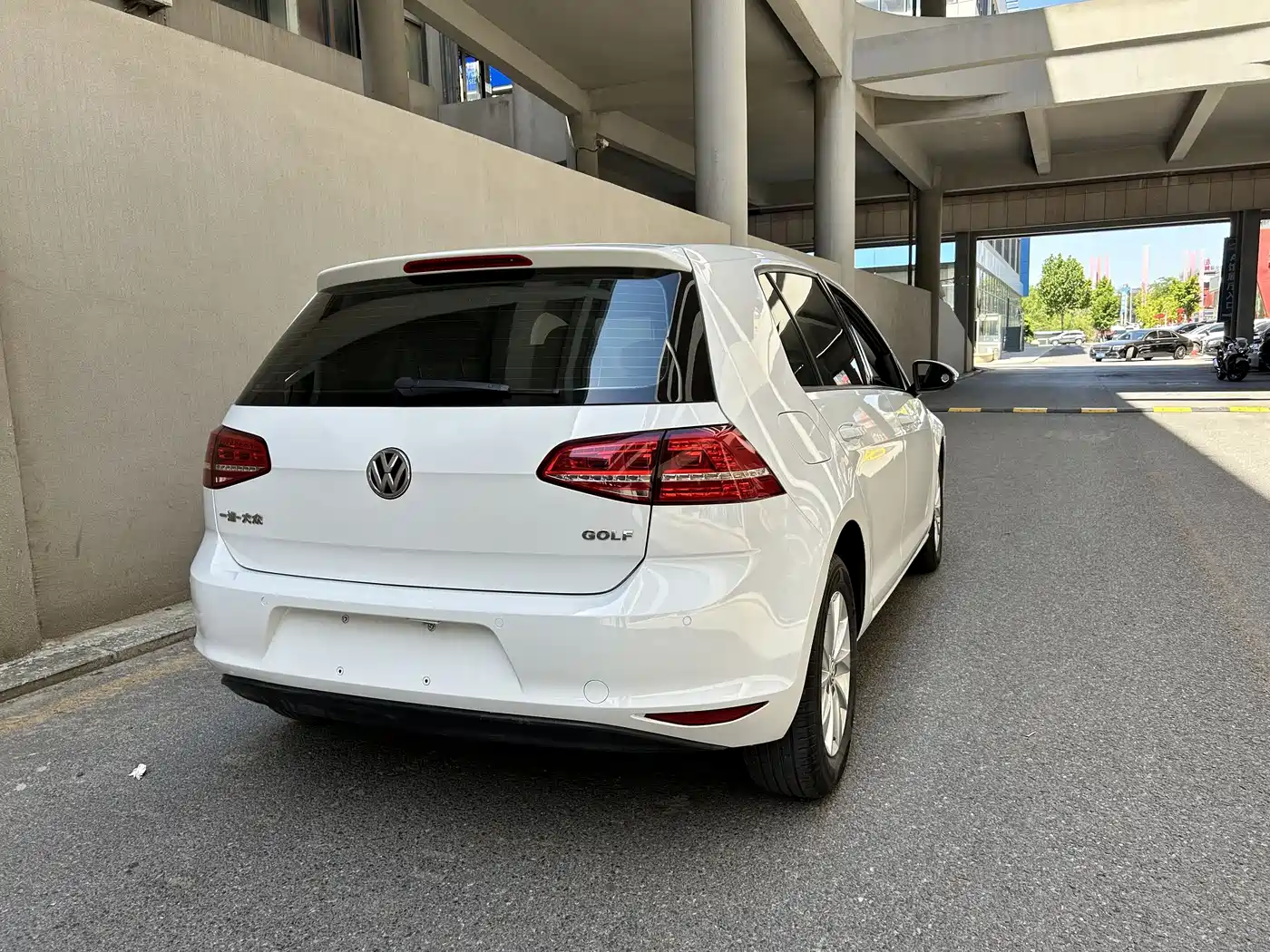 Volkswagen Golf 2016 1.6L Automatic Fashion фото 9