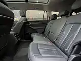 Photo 17 - Audi Q6