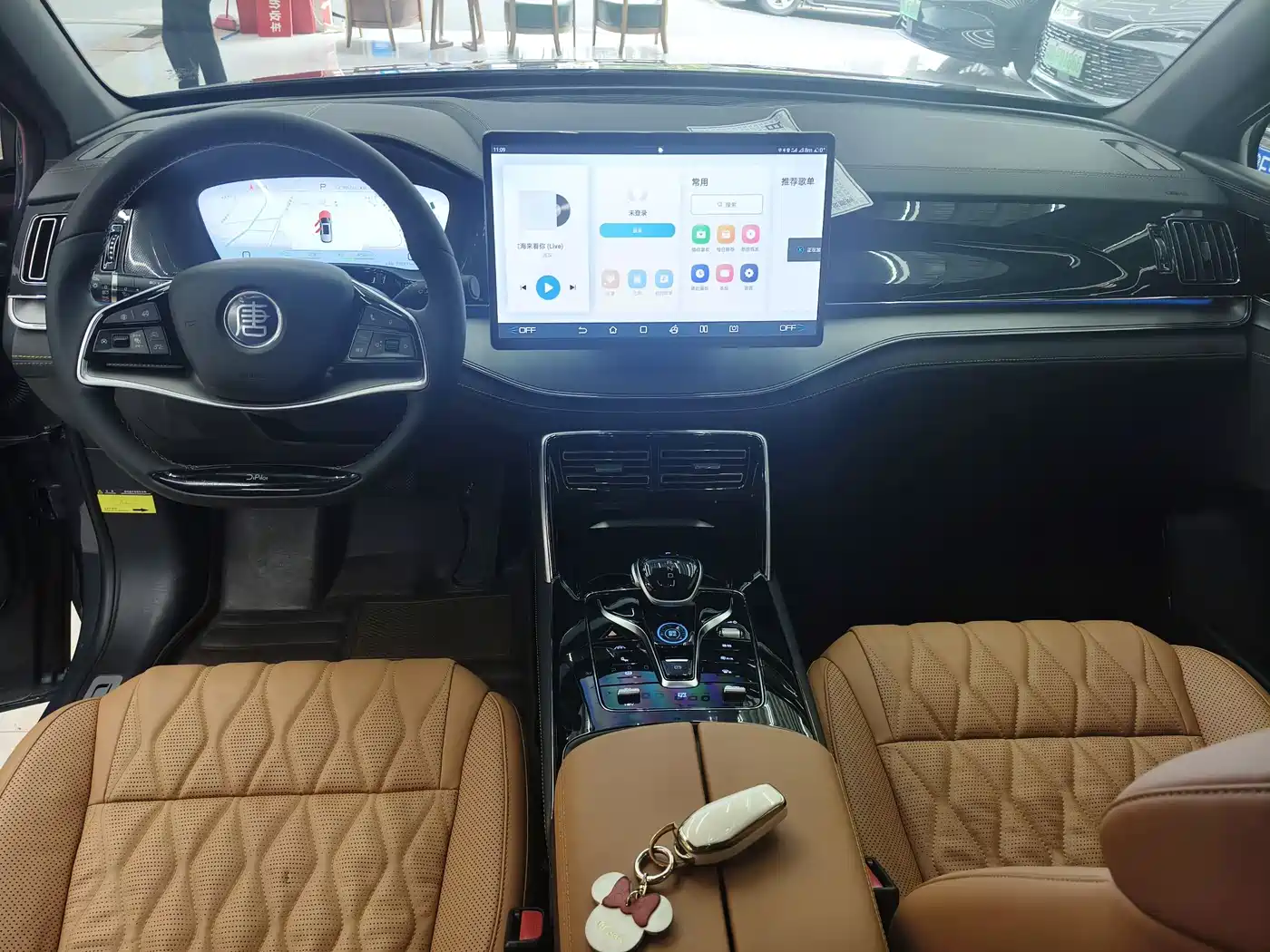 BYD Tang New Energy 2023 Model DM-i Champion Edition 112KM Honor фото 12
