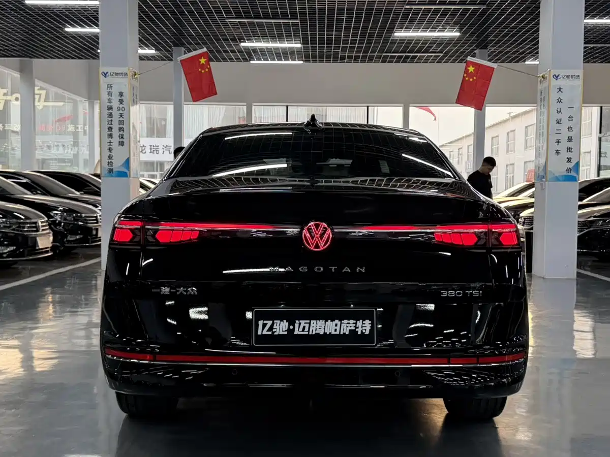 صورة 5 - Volkswagen Magotan