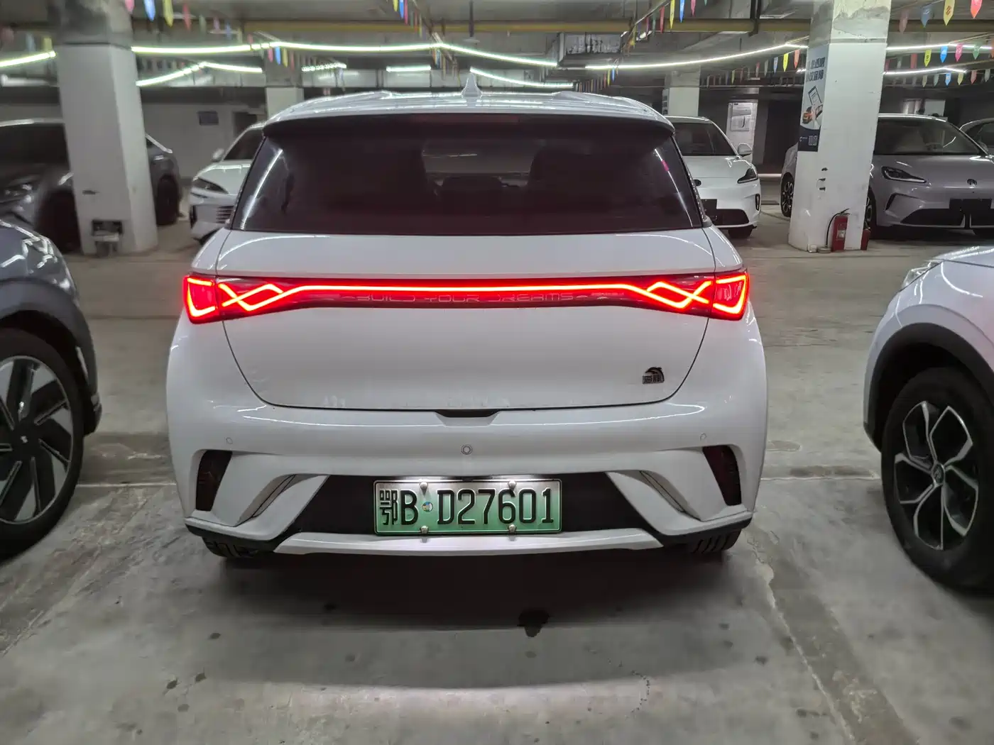 BYD Dolphin 2021 Model 405km Fashion Edition фото 6