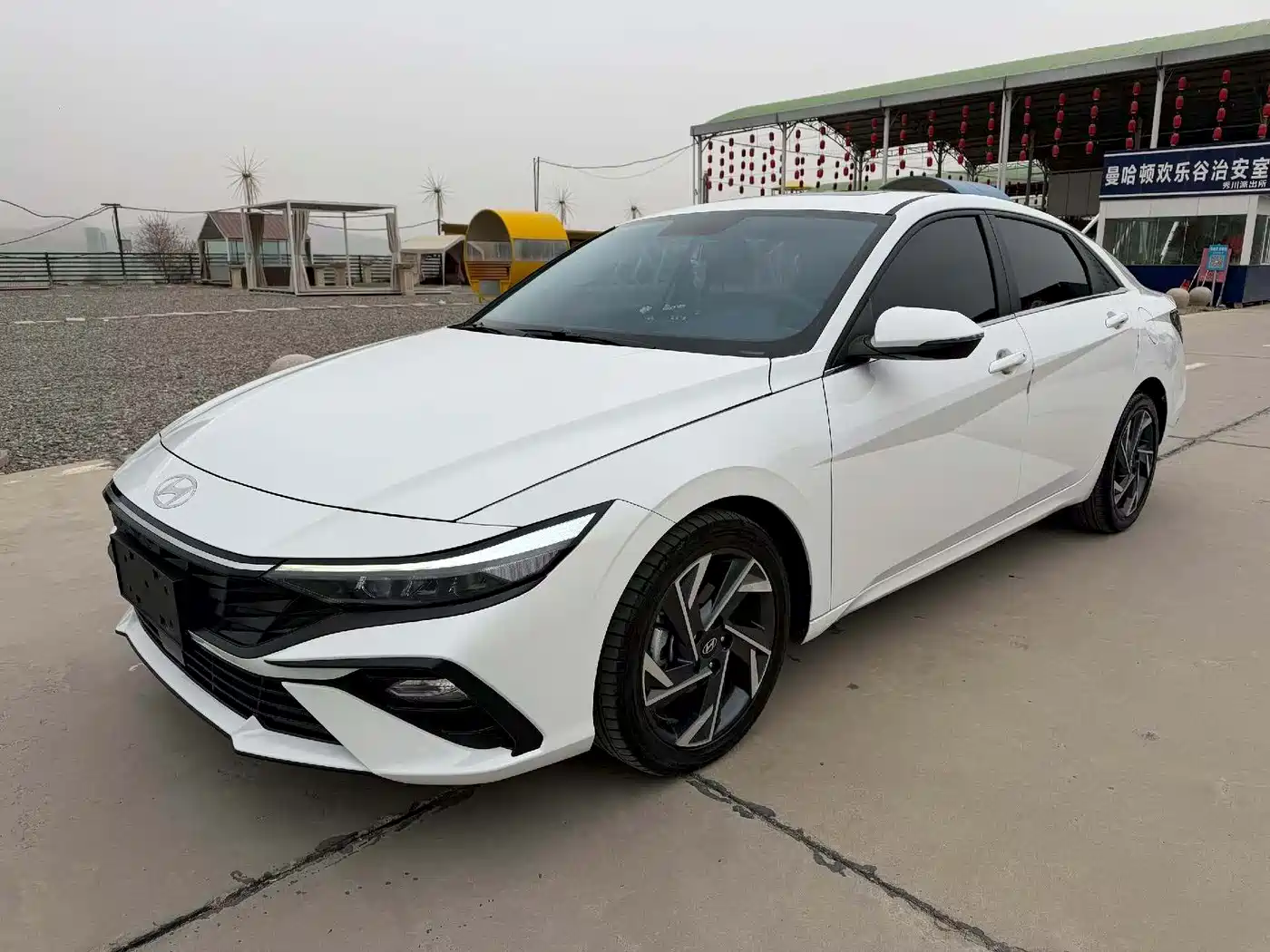 HYUNDAI ELANTRA