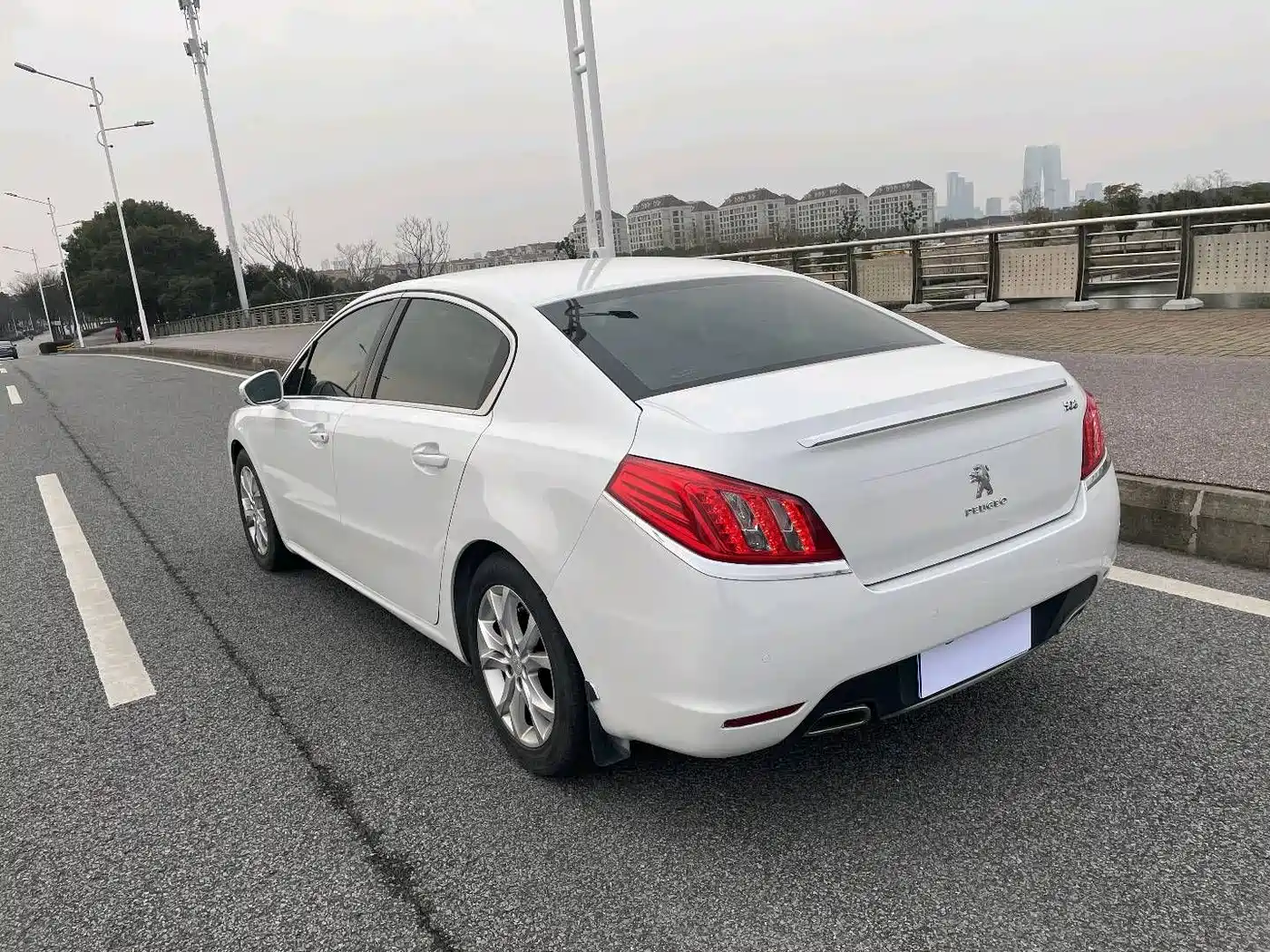 Peugeot 508 2013 2.3L Roland Garros Edition фото 5
