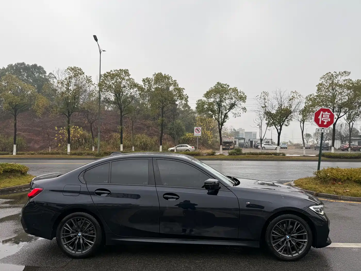 BMW 3 Series 2022 325i M Sport Shadow Edition фото 13