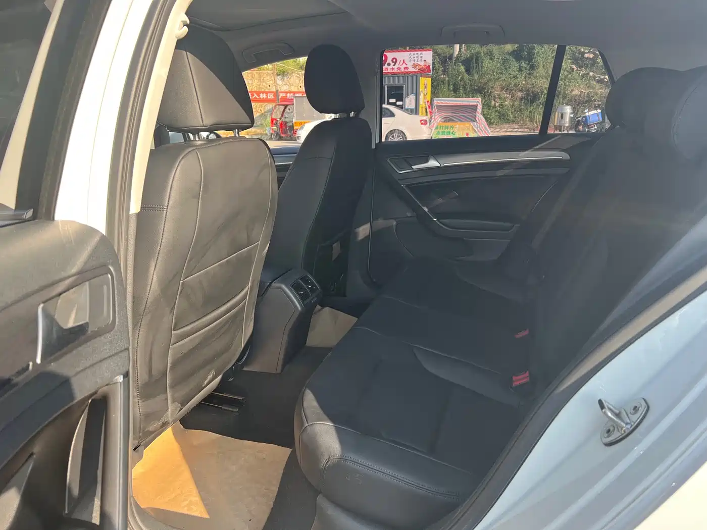 Фото 5 - Volkswagen Golf