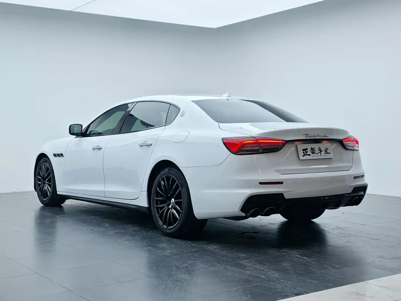 Maserati Quattroporte 2013 3.0T Standard фото 30