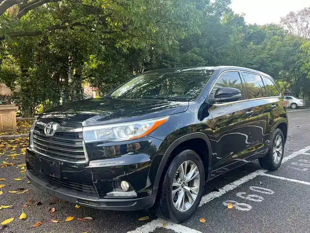 TOYOTA HIGHLANDER