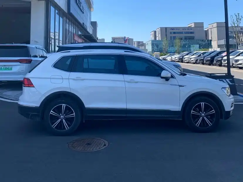Volkswagen Tiguan L 2019 330TSI Automatic 2WD Panorama Comfort Edition China VI фото 3