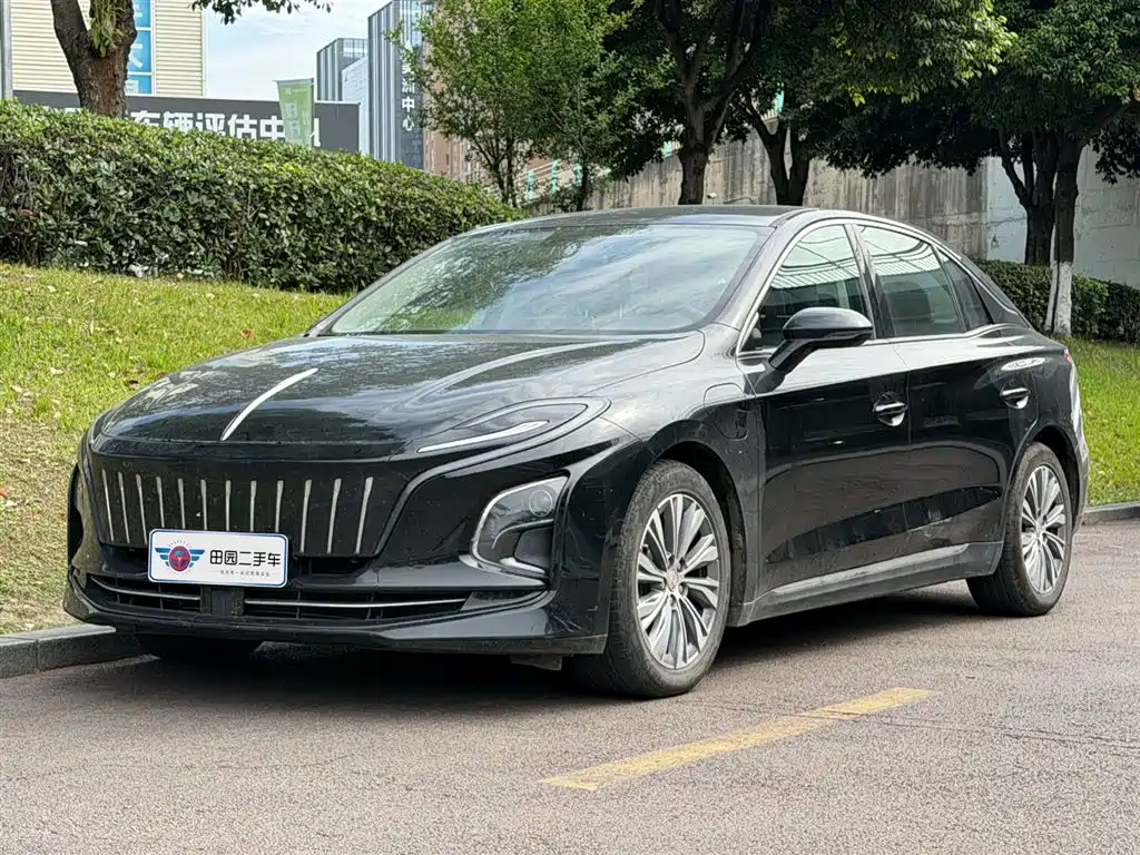 Hongqi E-QM5 2023 620km PLUS