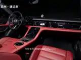 Photo 15 - Porsche Taycan