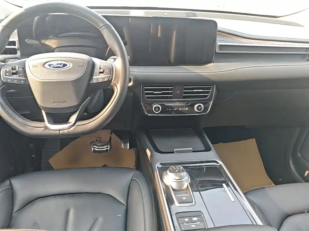 Фото 10 - Ford Edge