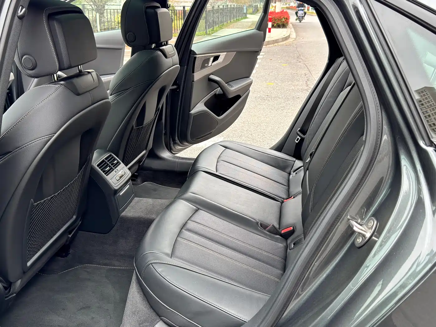 Audi A4L 2024 40 TFSI quattro RS Kit Speed Edition фото 9