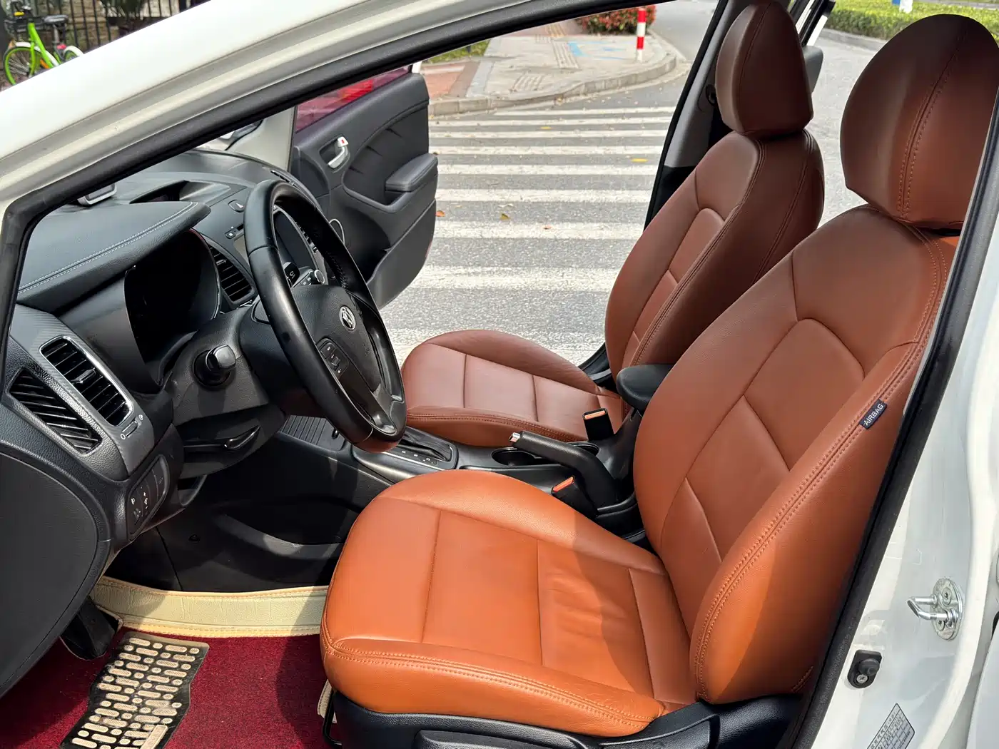 Kia K3 2015 1.6L Automatic GLS фото 8