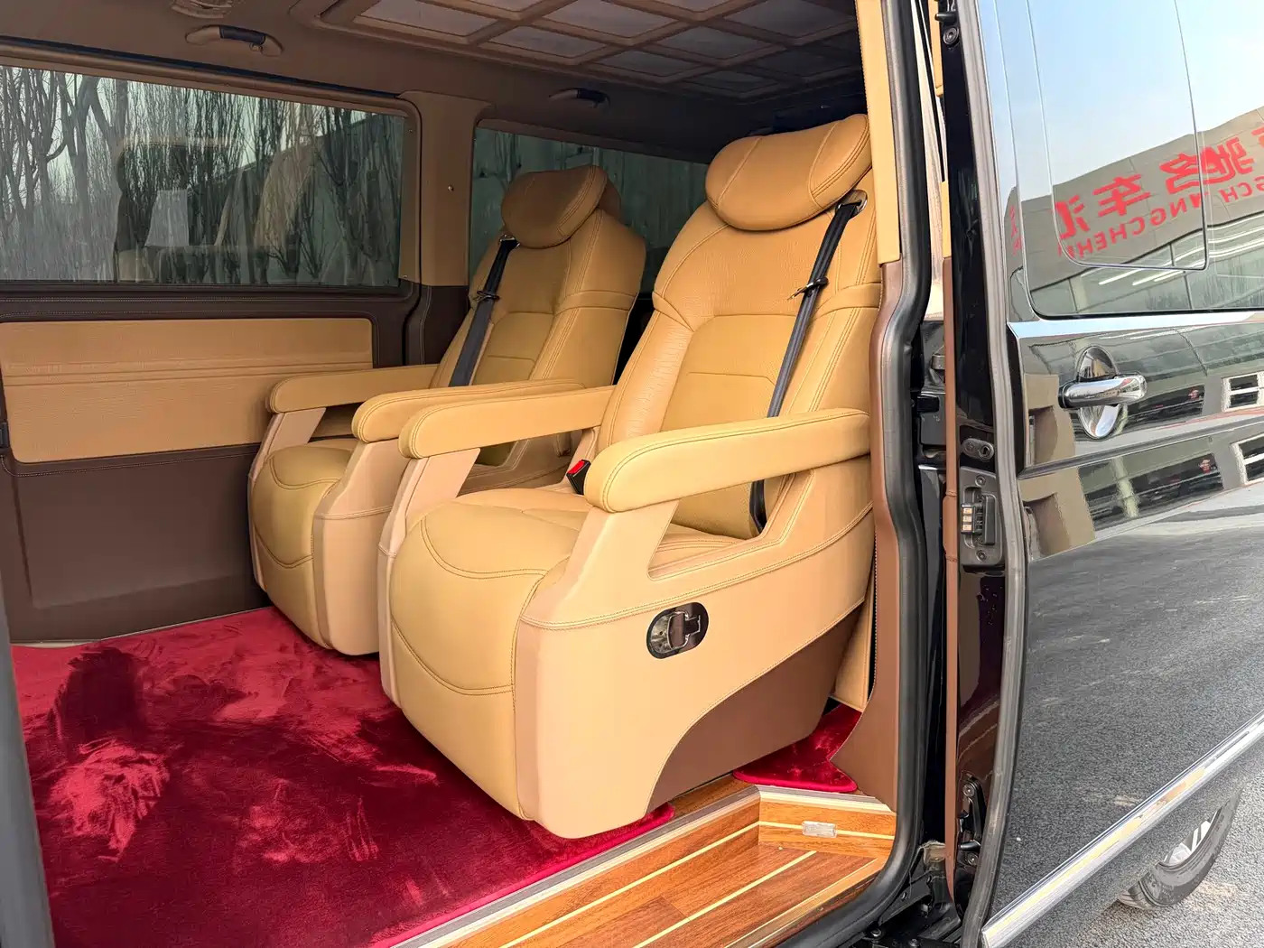 Volkswagen Caravelle 2018 2.0TSI 4WD Luxury Edition 7-Seater фото 14