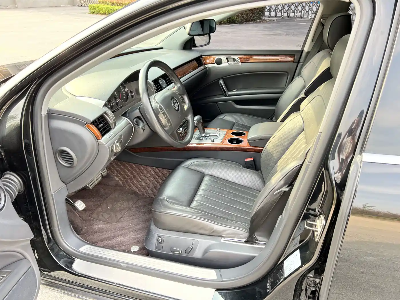 Volkswagen Phaeton 2012 3.0L Business фото 9