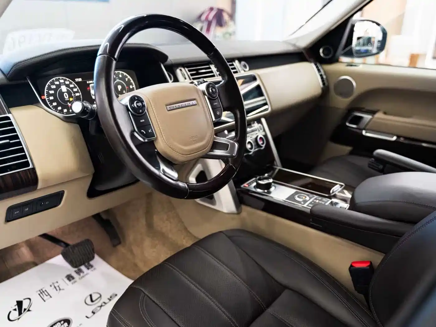 Land Rover Range Rover 2017 3.0 SC V6 Golden Age Edition фото 9
