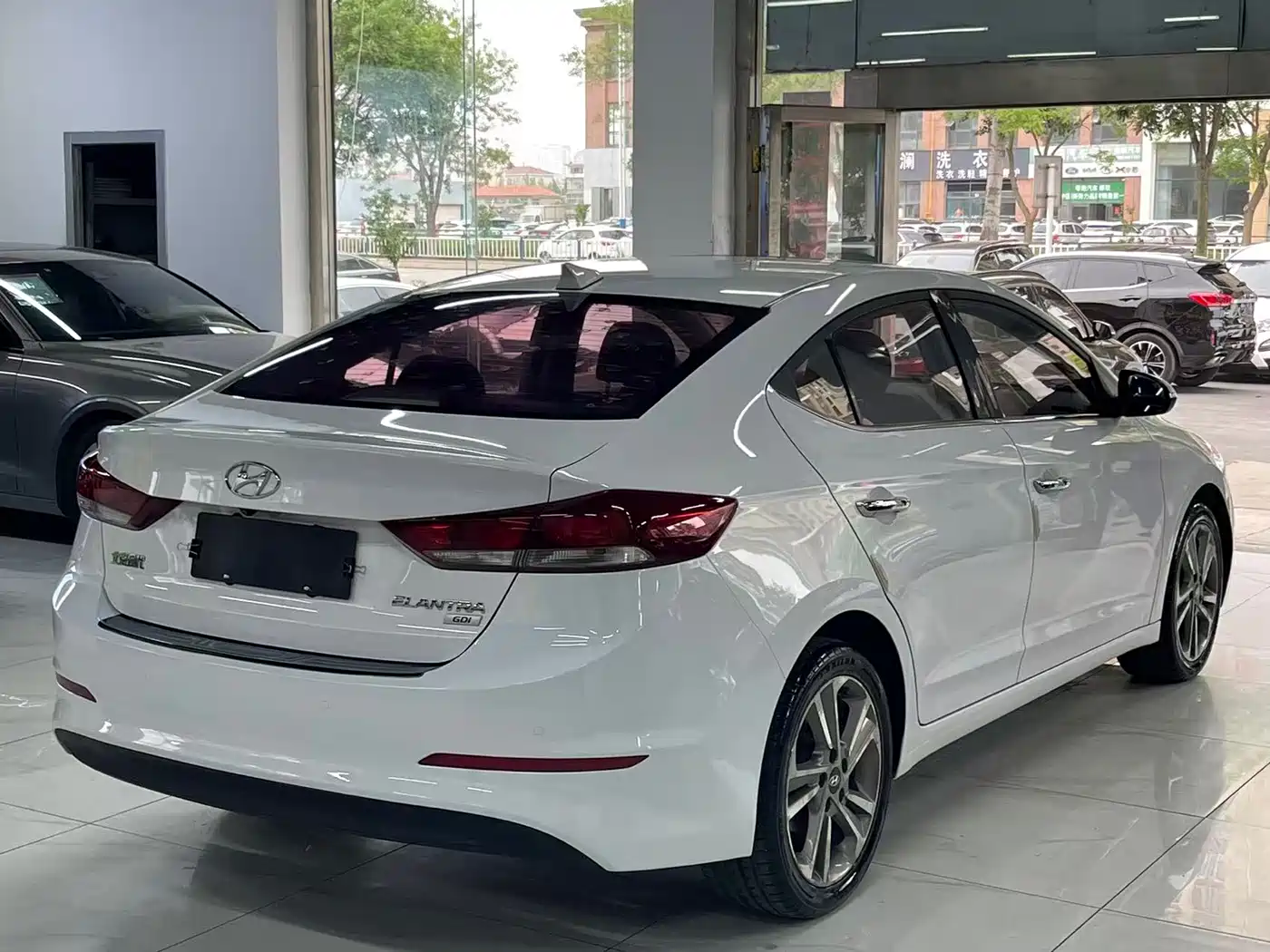 Hyundai Elantra 2016 Model 1.6L Automatic Smart Elite фото 6