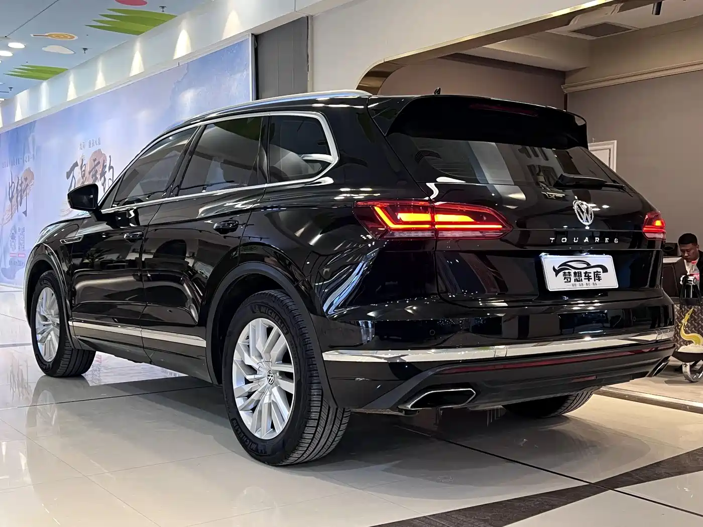 Volkswagen Touareg 2019 2.0TSI Sharp Wing Edition China VI фото 7