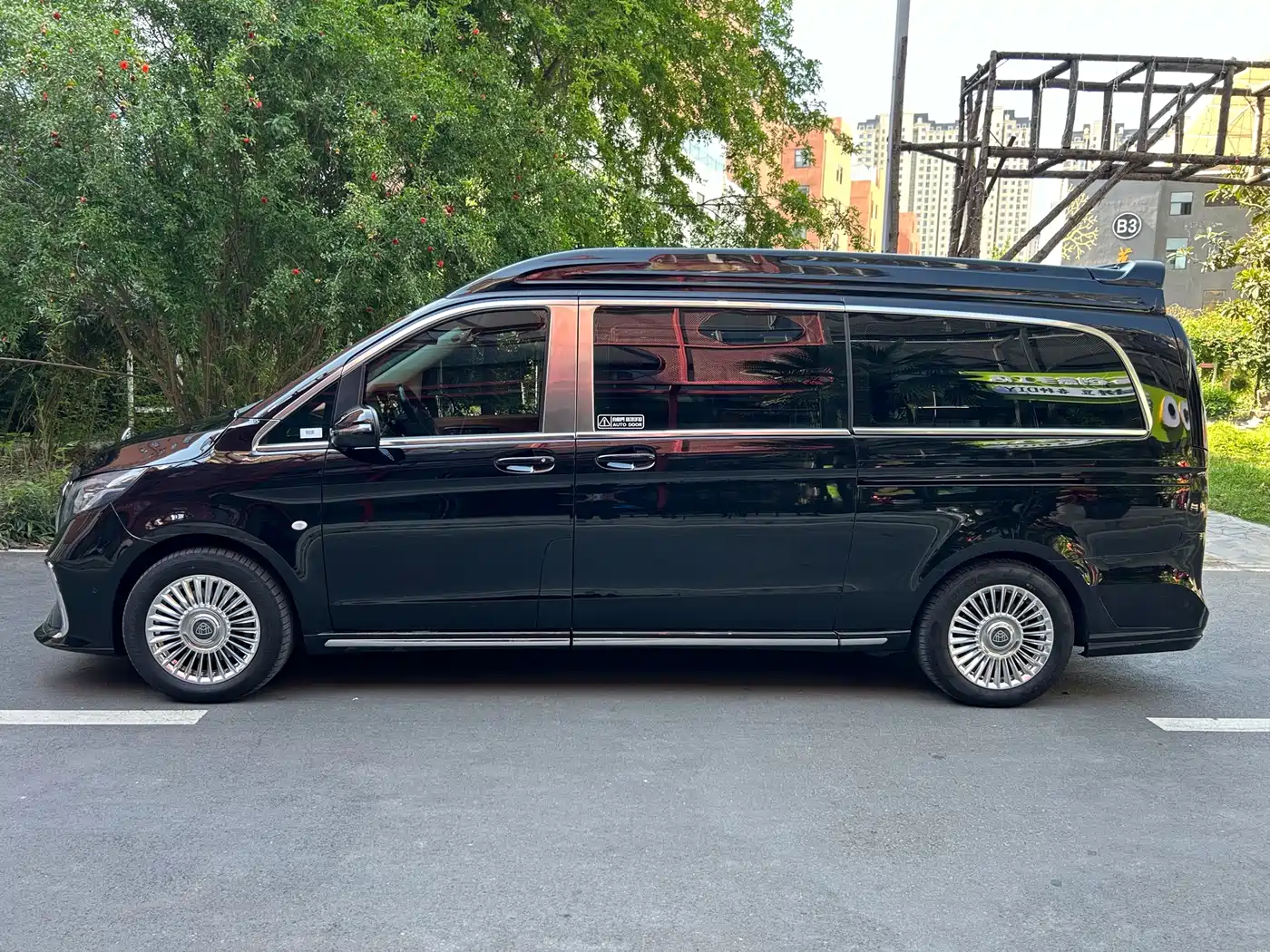 Mercedes-Benz Vito 2023 2.0T Business 7-Seater фото 26