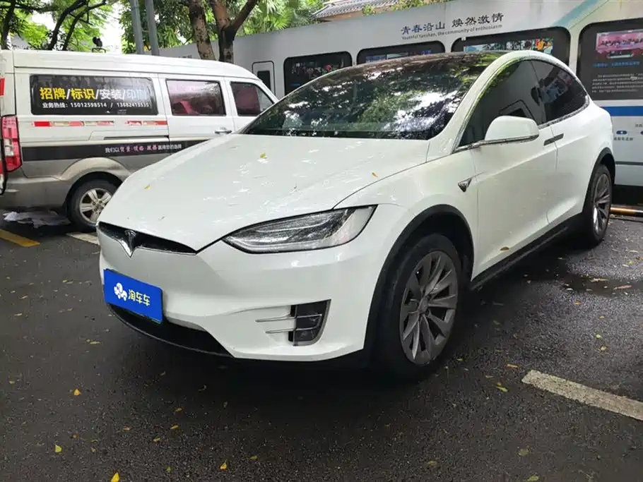 TESLA MODEL X