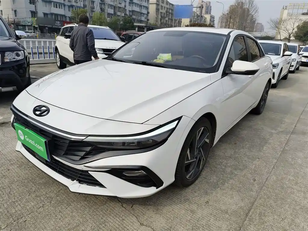 Hyundai Elantra 2023 1.5L CVT GLX Elite Edition