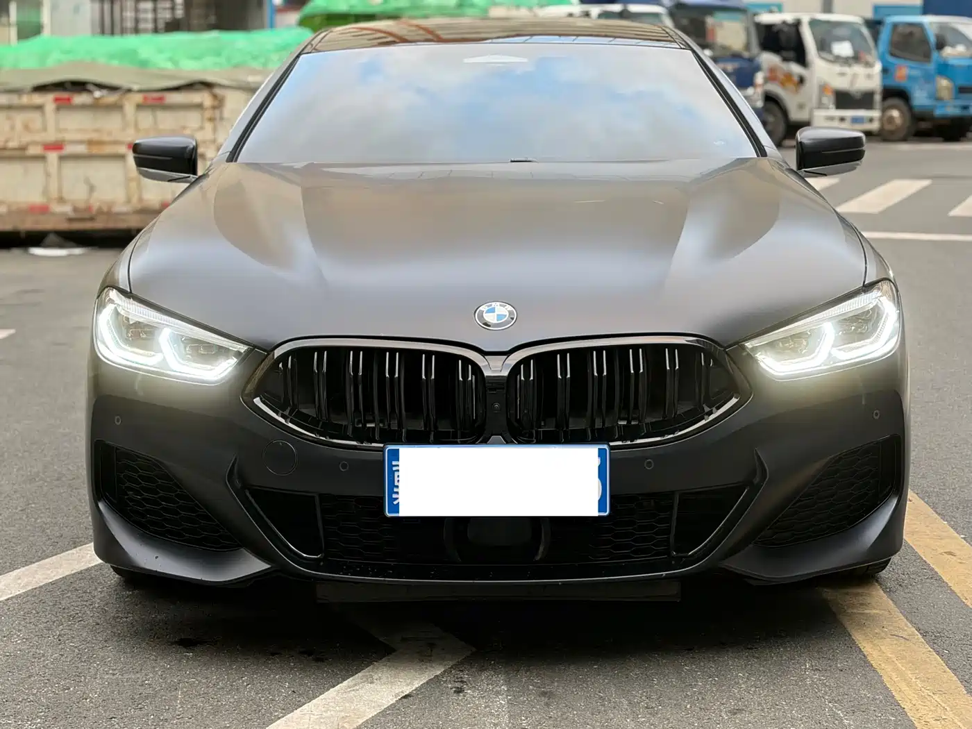 BMW 8 SERIES